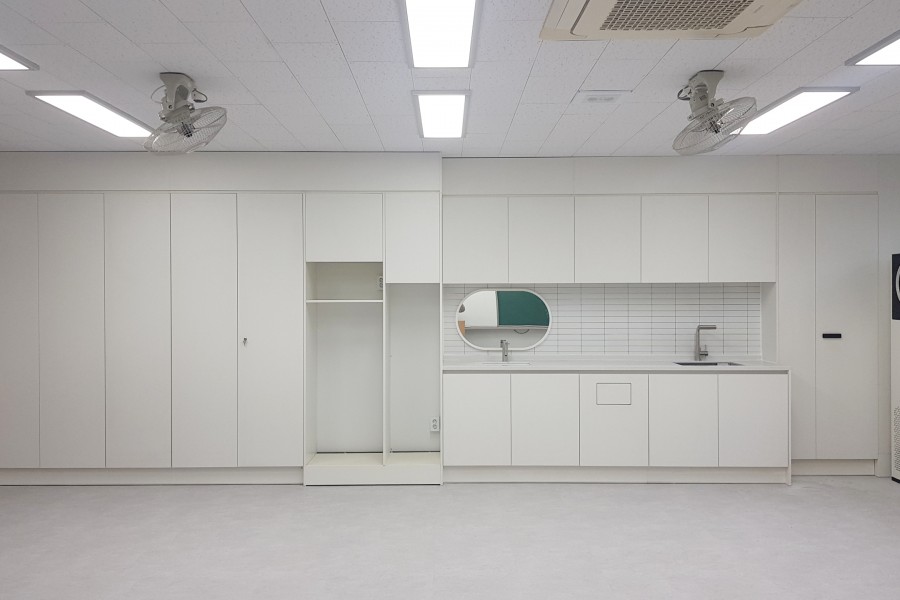 아이디퍼스트-덕산고등학교 특수학급 교실